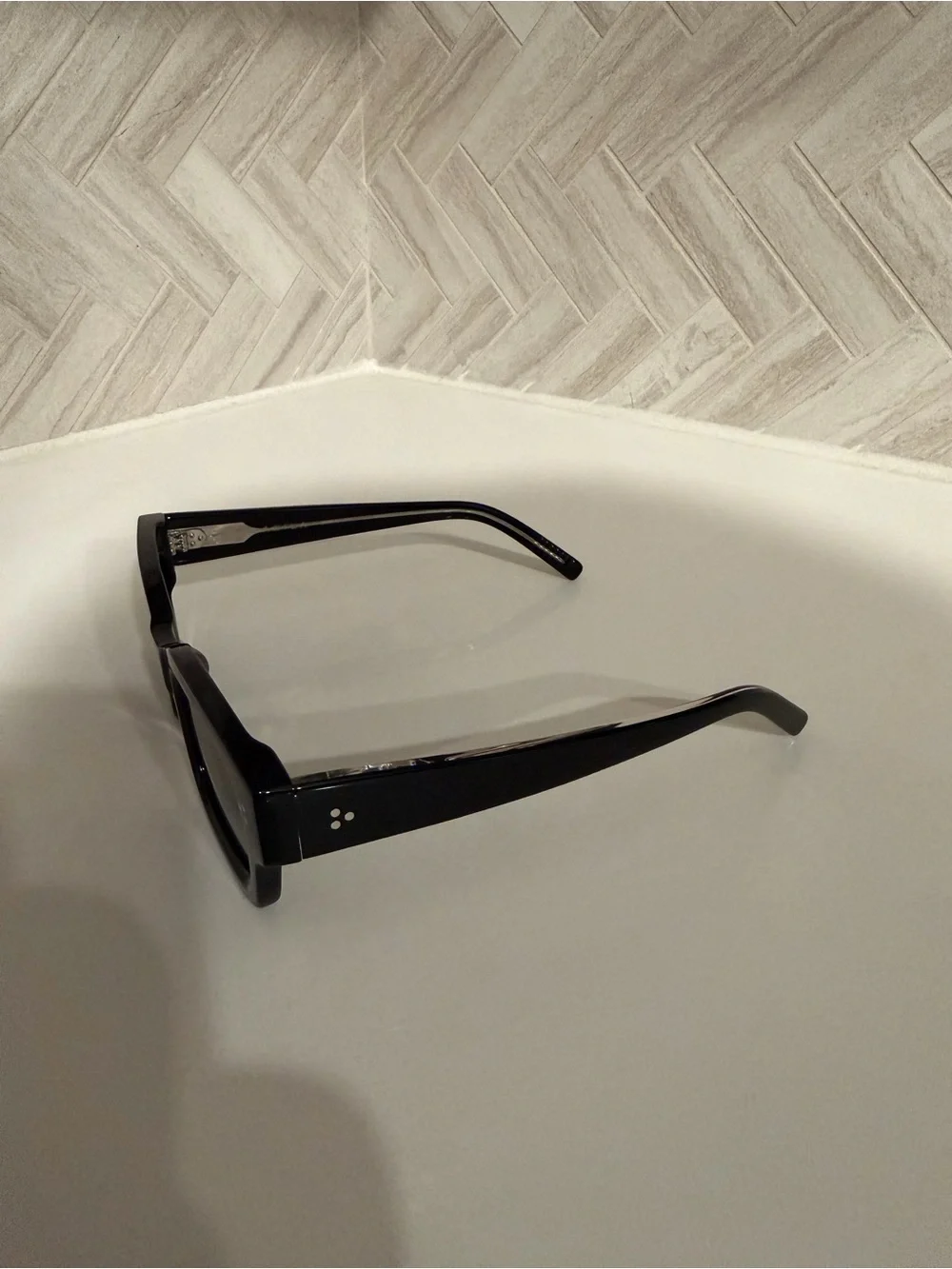 Akila black sunglasses
